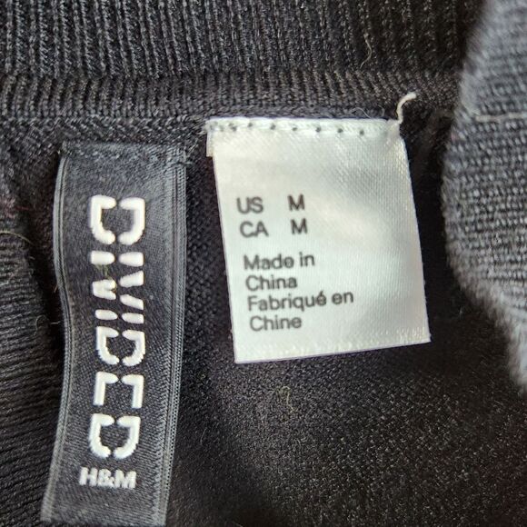 📐💜H&M Divided Black w/Yellow & White Stripe Cropped Mock Sweater Medium - Picture 8 of 10